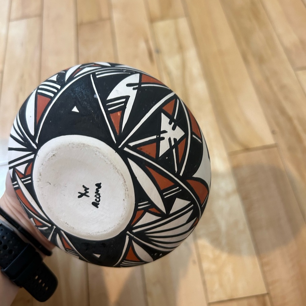 Acoma pottery piece - Picture 7 of 7